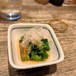 小川の魚 - 