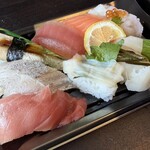 魚屋さんの新鮮回転寿司 - 