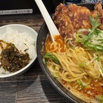 ぶち屋 - 排骨担々麺