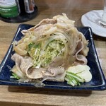 ふうすけ - 豚肉と新玉葱の甘酢炒め。