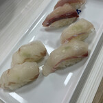 若竹丸 - 料理写真:タイ、ヒラメ、ハマチです。