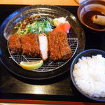 とんかつ かつゆう - 厚切りロースかつ定食