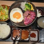 とろけるハンバーグ 福よし - 