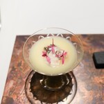 ラ・ヴァガボンド - 広島のバージンオイスターと日本酒で炊いたホワイトアスパラピューレ