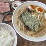 麺や　福座 - 煮干し豚骨1100円＋レアチャーシュー150円×2 煮豚チャーシュー150円×2  煮玉子150円＋ライス中（並）160円