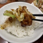 肉野菜炒め ベジ郎 - 料理写真:✅回鍋肉風野菜炒め単品¥950→¥1.010
✅ご飯セットはLINEクーポン
　※ヤサイマシマシ600g無料
　※大アブラマシ40g無料
　※鶏唐揚げ100g無料、