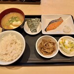 松屋 - 料理写真:“炙り”焼鮭定食豚汁セット