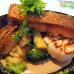 サラマンジェ ドゥ カジノ - 目鯛とｻｰﾓﾝ、ﾎﾀﾃ貝柱のﾎﾟﾜﾚ、ごぼうのｸﾘｰﾑｿｰｽ