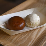 高林堂 - 料理写真:かりまんアイス(こし餡)@税込440円