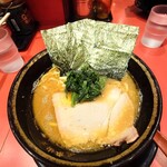 ラーメン 環2家 - 並盛 900円