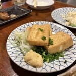 じんざえ門 - 自家製厚揚げ
