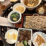 炙り牛たん万 - 料理写真:ﾜﾀｼ頼んだの