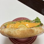 アーブル - バジルチキンのバゲットサンド