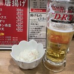 からあげ酒場 鶏笑 - 料理写真:生ビールとポテサラ