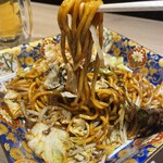 完全個室 クラフトビール×肉バル クラフトマーケット - 麺はもちもちで、具沢山です！！器が素敵でインパクトありました