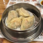 餃子屋 社領 - エビ蒸餃子 税込560円（R7.12時点）