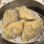 餃子屋 社領 - エビ蒸餃子 税込560円（R7.12時点）