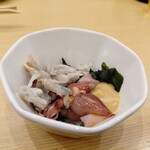 梅丘寿司の美登利 - ●河豚の身とほたるいかの黄身酢