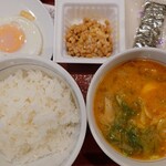 なか卯 - 料理写真:目玉焼き納豆朝食(豚汁変更)