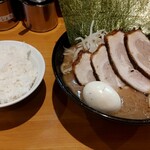 横浜ラーメン てっぺん家 - 
