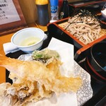 食事処　みしまや - 料理写真:私は天ざると天ぷらでさっぱりと
