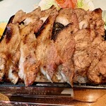 炭火串焼物語 SAKE - 豚の炭火焼き美味しい。甘めの味サイコー