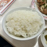 餃子の王将 - びっくりするほどこんもり盛られた白ごはん