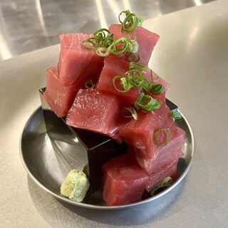 コスパ◎『升盛り！まぐろブツ刺』やマグロの創作料理多数ご用意