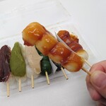 札幌 新倉屋 - 「花園だんご (正油)」