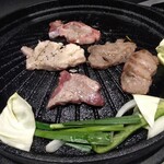 鉄板焼肉とジンギスカンぼんた - 3種盛りのお肉