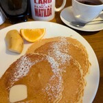 カフェ マチルダ - 果物とドリンク付きのモーニング