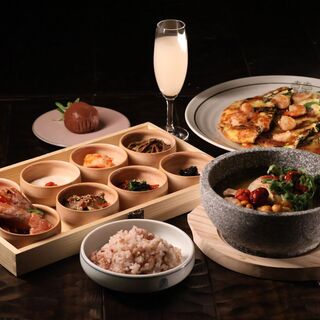 選べる参鶏湯や乾杯スパークリング！女性におすすめの美容ランチ