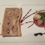 SINC BISTRO - ピスタチオが美味しいアクセントの子鴨のパテ