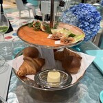 Tiffany Blue Box Café - 