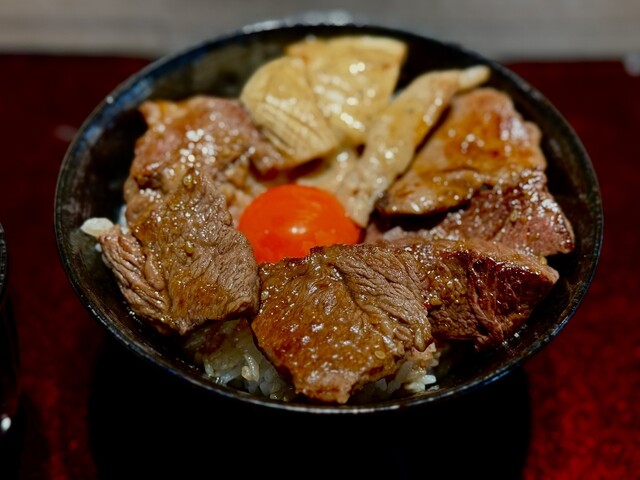 ホルモンうどん焼肉酒場 志木本陣