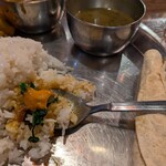 ネパール民族料理 アーガン - 混ぜ混ぜが通