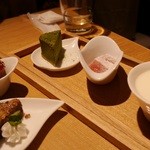 Men Iroiro Itsudemo Oyatsu - 右手前から、ミルクプリン、イチゴわらびもち、抹茶チーズケーキ、クラフティ。