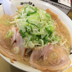 超ごってり麺 ごっつ - しょうゆラーメン  中盛  750円