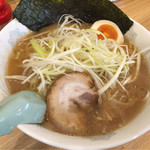 ラーメン 三太 - 醤油　トッピングは白髪ねぎで！