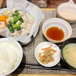 ジョナサン - 料理写真:鹿児島もち豚と春野菜蒸し膳