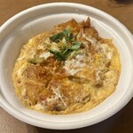 かつ庵 - 料理写真:熟成ロースかつ丼弁当　650円(税込)