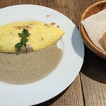 ビストロ オム - フォアグラ入りオムレツ