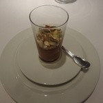 ラ・トルテュ - 鹿の血のプリンとナッツ