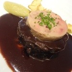 ラ・トルテュ - エゾ鹿のシヴェ　ア・ラ・ロワイヤル、菊芋のピュレ