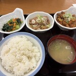 山田うどん - 料理写真: