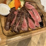 MEAT BAR GIRASOL - ブラックアンガス牛のイチボの炭火焼き300g
