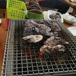 牡蠣ハウス マルハチ - 焼き牡蠣