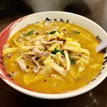 函館麺屋 ゆうみん - 函館チャンポン。野菜や肉や海鮮の具だくさんにピリ辛スープが後を引きます。