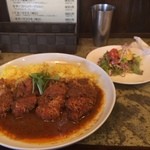 ぽか羅 - チキンカツカレーとサラダ