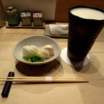 鳥しき - お通し（ぬか漬け）とエビス生ビール（2015.Feb)